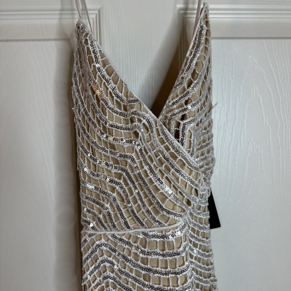 NWT Lulus Mini Dress Womens Sz XS Lele White and Silver Sequin Party Cocktail - Picture 4 of 10